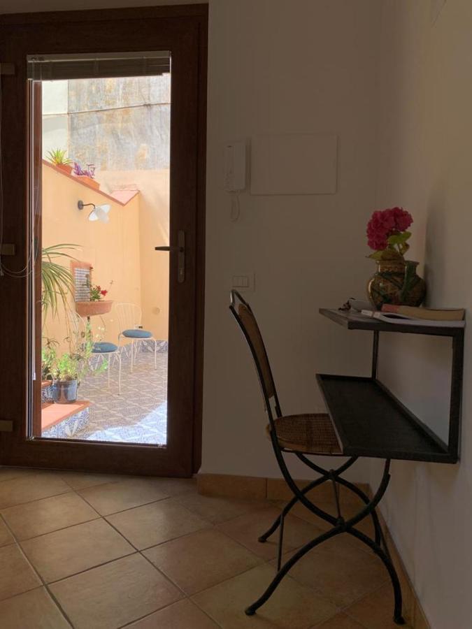 Bed and Breakfast La Stanza In Giardino Cava deʼ Tirreni Exterior foto